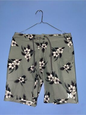 Hurley Mens Sage Green Hibiscus Boardshorts Floral Swim Trunks Size 28 NEW